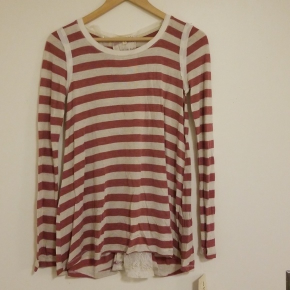 Lace split back tee - Picture 3 of 6